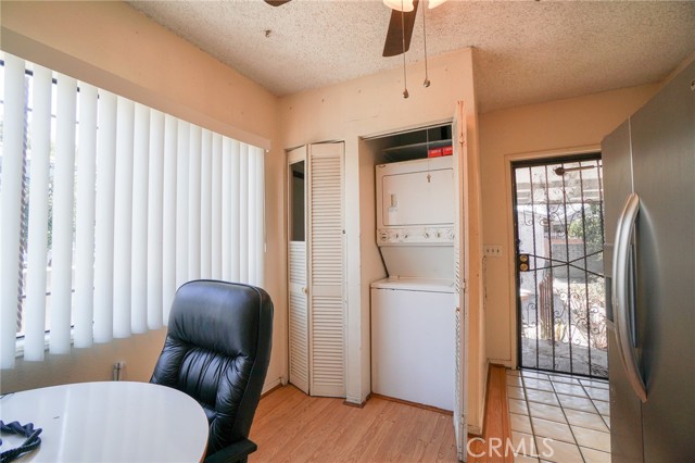 Detail Gallery Image 14 of 29 For 2024 W 41st St, Los Angeles,  CA 90062 - 3 Beds | 2 Baths