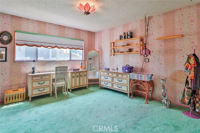 17313 Citronia Street, Northridge CA: https://media.crmls.org/medias/8f78cc2b-b82f-4f08-981e-20d7292998e0.jpg