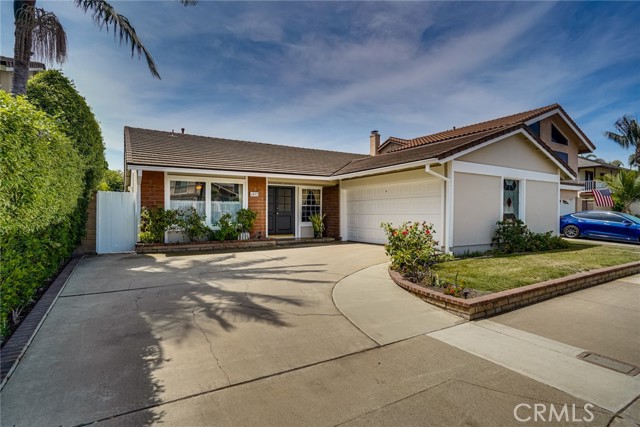 6892 Via Angelina Dr, Huntington Beach, CA 92647