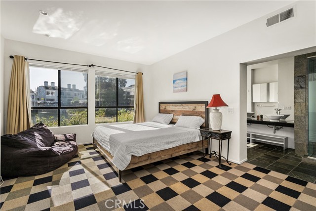 Detail Gallery Image 22 of 35 For 8 Southwind, Irvine,  CA 92614 - 4 Beds | 2/1 Baths