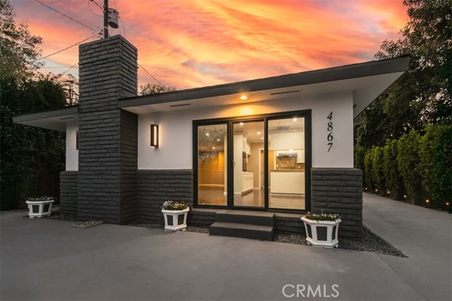 Detail Gallery Image 7 of 38 For 4867 Noble, Sherman Oaks,  CA 91403 - 3 Beds | 2 Baths