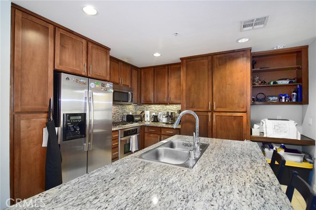 Detail Gallery Image 9 of 31 For 21301 Erwin St #343,  Woodland Hills,  CA 91367 - 2 Beds | 2 Baths