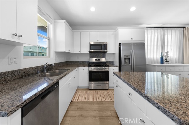 Detail Gallery Image 17 of 42 For 15972 Bravery Ave, Chino,  CA 91708 - 2 Beds | 2/1 Baths