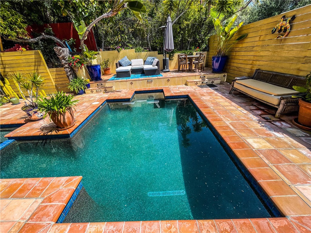 8f7b66ee Bbfa 4704 Bdc9 04c9069fe23d