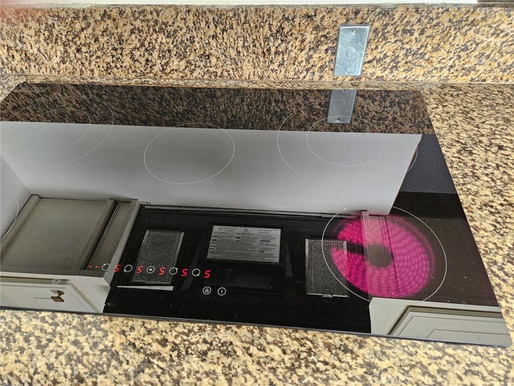 https://media.crmls.org/medias/8f7b7a26-e0df-4ca9-a478-72be8b7a6a8a.jpg?preset=X-Large
