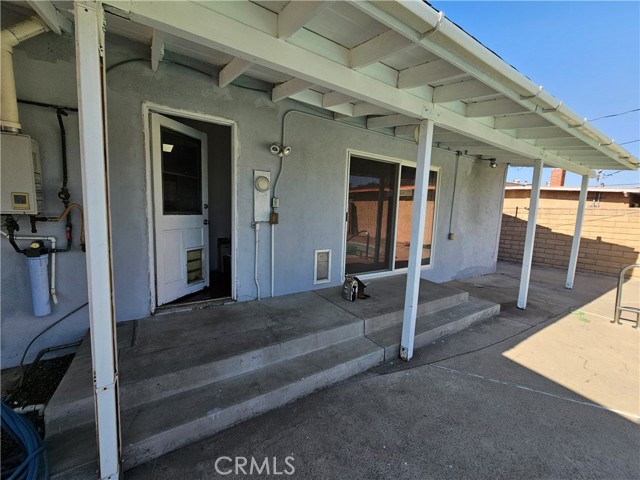5573 Bonnie Brae Street, Montclair CA: https://media.crmls.org/medias/8f7c384b-ecf9-420b-90c9-9b9a7d451cfd.jpg