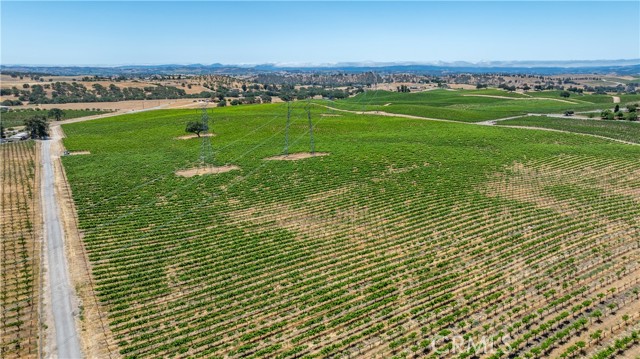 4950 Union Rd, Paso Robles CA: https://media.crmls.org/medias/8f7cb83c-5ac9-4439-b9dd-691c2243d7c0.jpg