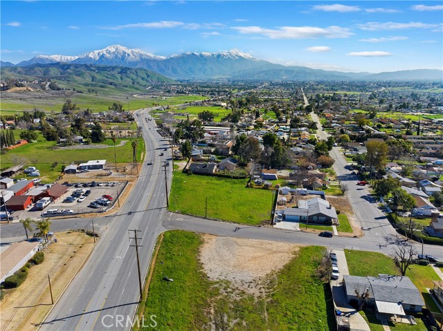 Detail Gallery Image 6 of 12 For 31951 Yucaipa Bld, Yucaipa,  CA 92399 - – Beds | – Baths