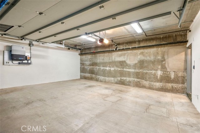 1035 19th Street, Santa Monica CA: https://media.crmls.org/medias/8f7d33c5-2800-4974-a68a-fd3fa364cf31.jpg