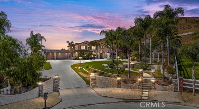 18936 Summerleaf Lane, Riverside CA: https://media.crmls.org/medias/8f7d6a33-8f3b-4b03-a25b-53ade9219f56.jpg