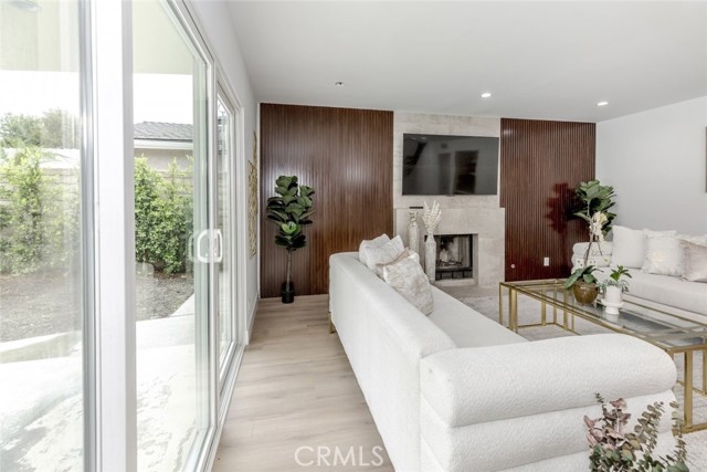 17101 Dearborn Street, Northridge CA: https://media.crmls.org/medias/8f7e2a2e-8f0d-4749-b316-402f0adb019b.jpg