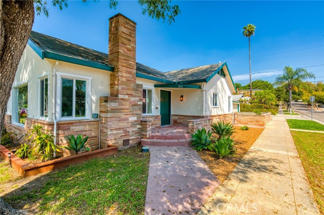 Detail Gallery Image 3 of 42 For 301 W Malvern Ave, Fullerton,  CA 92832 - 3 Beds | 3 Baths