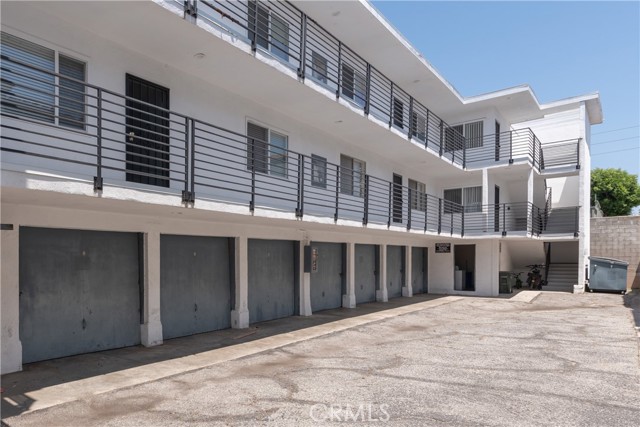 2209 Carnegie Lane, Redondo Beach CA: https://media.crmls.org/medias/8f7e7962-5488-44e9-8a8f-c62e7ae0b3de.jpg