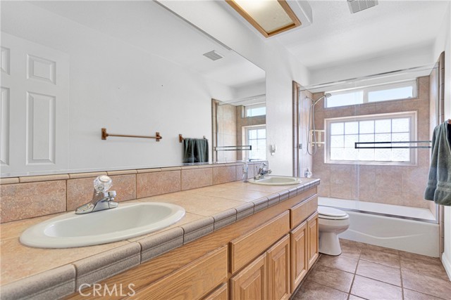 Detail Gallery Image 15 of 23 For 11458 Cedar St, Oak Hills,  CA 92344 - 4 Beds | 2/1 Baths