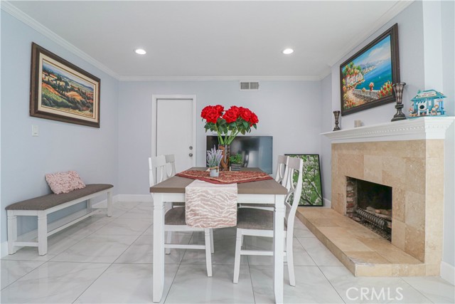 Detail Gallery Image 9 of 29 For 17891 Caledonia, Huntington Beach,  CA 92647 - 5 Beds | 3/2 Baths