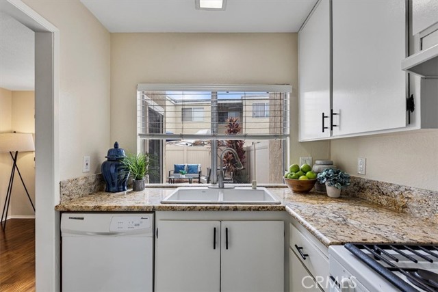 Detail Gallery Image 7 of 27 For 85 Oval Rd #3,  Irvine,  CA 92604 - 2 Beds | 2 Baths