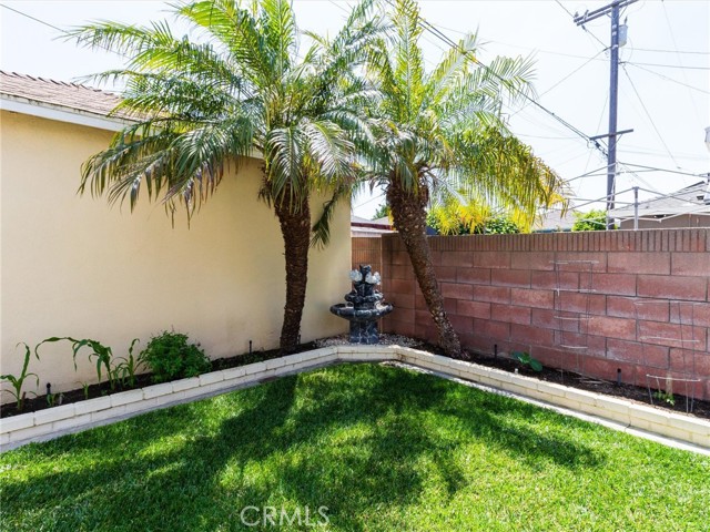 Detail Gallery Image 34 of 39 For 4856 Lomina Ave, Lakewood,  CA 90713 - 3 Beds | 1 Baths