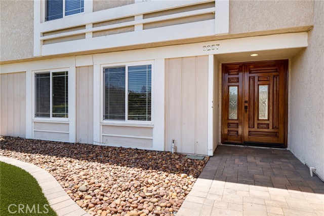 3257 N Big Sky Drive, Thousand Oaks CA: https://media.crmls.org/medias/8f7f84f6-fb15-4bf9-b525-6f3344800c8e.jpg