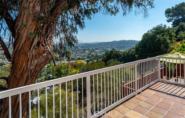 Detail Gallery Image 52 of 58 For 1404 Corona Dr, Glendale,  CA 91205 - 4 Beds | 2/1 Baths