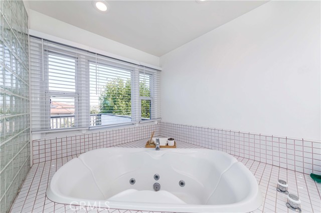 Image 17 of 25 For 9377 Siskin Avenue