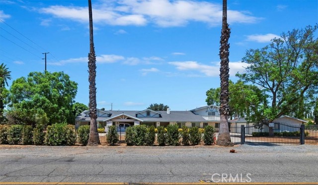 8853 Dufferin Avenue, Riverside CA: https://media.crmls.org/medias/8f8125af-1de7-40dc-a44b-019679290dd6.jpg