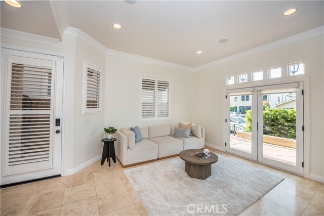 Detail Gallery Image 3 of 62 For 316 6th, Huntington Beach,  CA 92648 - 3 Beds | 3/1 Baths