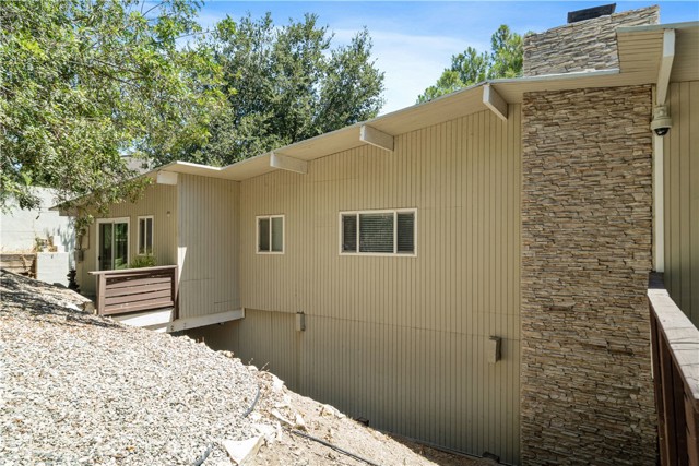 Detail Gallery Image 26 of 32 For 5102 Medina Rd, Woodland Hills,  CA 91364 - 2 Beds | 2 Baths