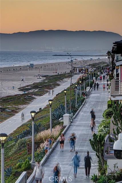 1508 The Strand, Manhattan Beach, California 90266, 5 Bedrooms Bedrooms, ,5 BathroomsBathrooms,Residential,Sold,The Strand,SB24189773