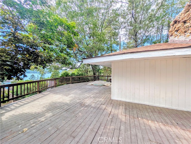 485 State Hwy 173, Lake Arrowhead CA: https://media.crmls.org/medias/8f81bf86-6566-4306-a59a-14371d6f5c0e.jpg