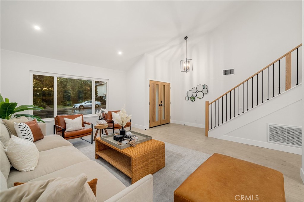 MLS #OC25157205 image #4