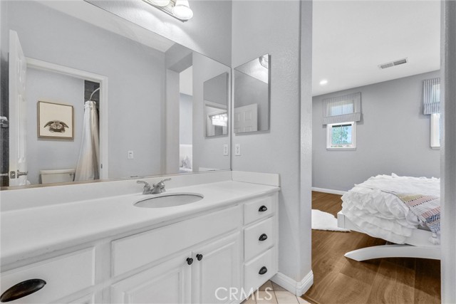 6895 Guinevere Court, Eastvale CA: https://media.crmls.org/medias/8f81e3e3-e3fd-4e2d-a0cf-9748e5f72a27.jpg