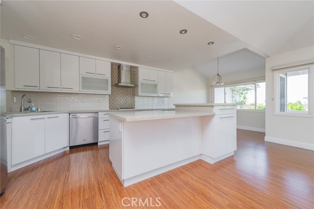 Detail Gallery Image 15 of 39 For 820 Gardenia, Corona Del Mar,  CA 92625 - 2 Beds | 2 Baths