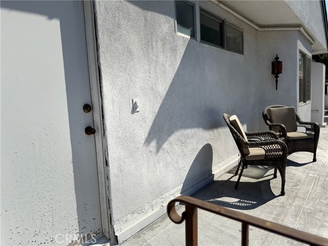 Detail Gallery Image 66 of 71 For 4917 Kelvin Ave, Woodland Hills,  CA 91364 - 6 Beds | 3/1 Baths