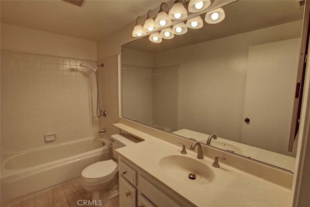 MLS #OC25241006 image #38