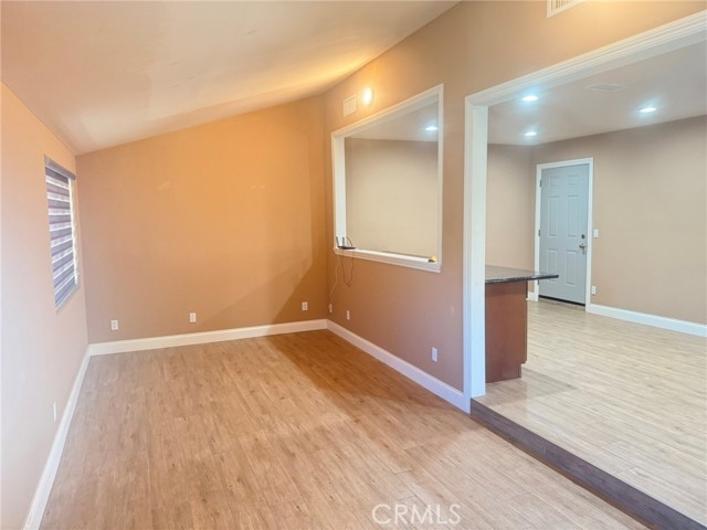 3488 Riverside Drive, Chino CA: https://media.crmls.org/medias/8f8302bc-1e9b-4538-8fa1-951f2dce88a7.jpg
