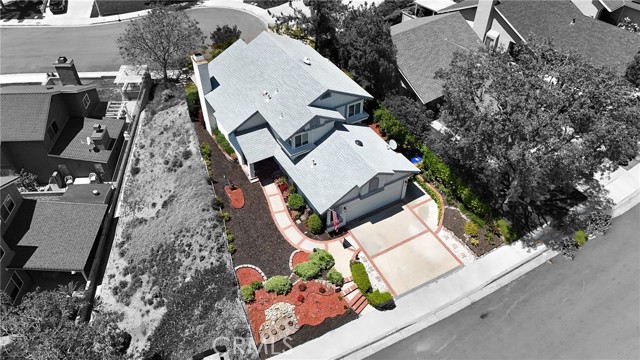 28321 Evergreen Lane, Saugus CA: https://media.crmls.org/medias/8f8414c9-5f1c-48b2-b4a1-516339735631.jpg