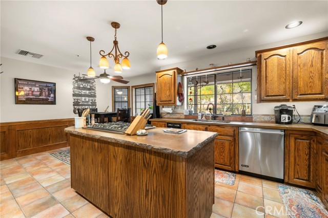 Detail Gallery Image 18 of 73 For 8634 Escondido Canyon, Agua Dulce,  CA 91390 - 3 Beds | 3 Baths