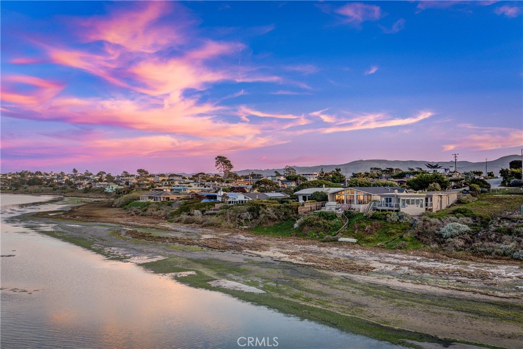 https://media.crmls.org/medias/8f8438de-e363-4fc1-8684-866de69fa59f.jpg?preset=X-Large