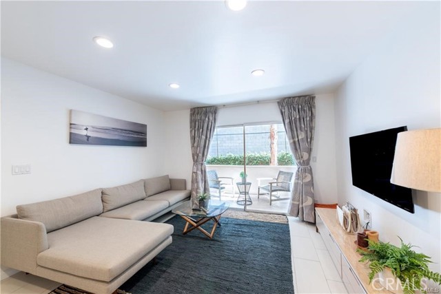 Detail Gallery Image 7 of 31 For 1734 N Fuller Ave #109,  Los Angeles,  CA 90046 - 2 Beds | 2 Baths