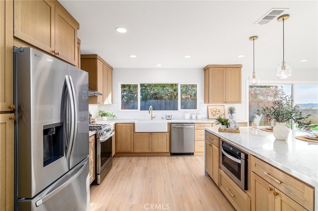 5996 College Ave - photo 9