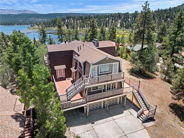 39325 Lodge Road, Fawnskin CA: https://media.crmls.org/medias/8f871377-ac16-46ca-943d-8e012b0c88c4.jpg