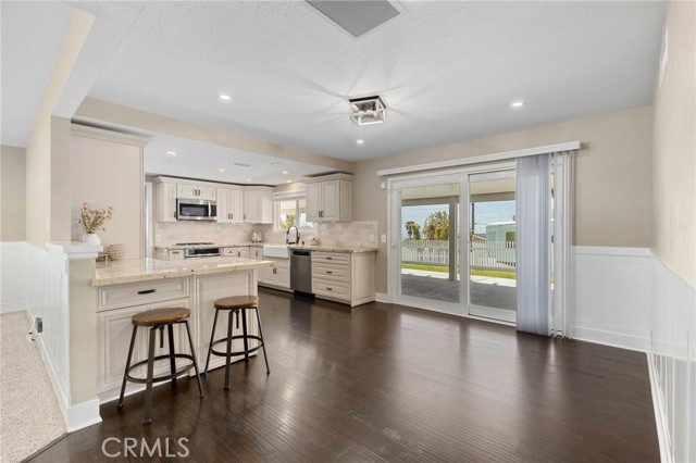 Detail Gallery Image 15 of 66 For 8729 Hillside Rd, Rancho Cucamonga,  CA 91701 - 4 Beds | 3 Baths