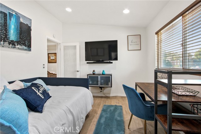 Detail Gallery Image 13 of 19 For 1107 Woodbury Dr, Harbor City,  CA 90710 - 4 Beds | 3 Baths