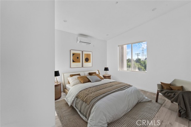 Detail Gallery Image 6 of 19 For 8514 Wilbur Ave, Northridge,  CA 91324 - 3 Beds | 3 Baths