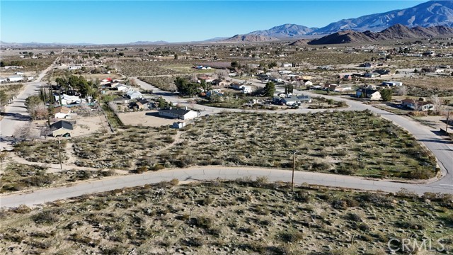 501 Kingsley, Lucerne Valley CA: https://media.crmls.org/medias/8f8878ca-59c9-422f-9cca-0d72782e4c56.jpg