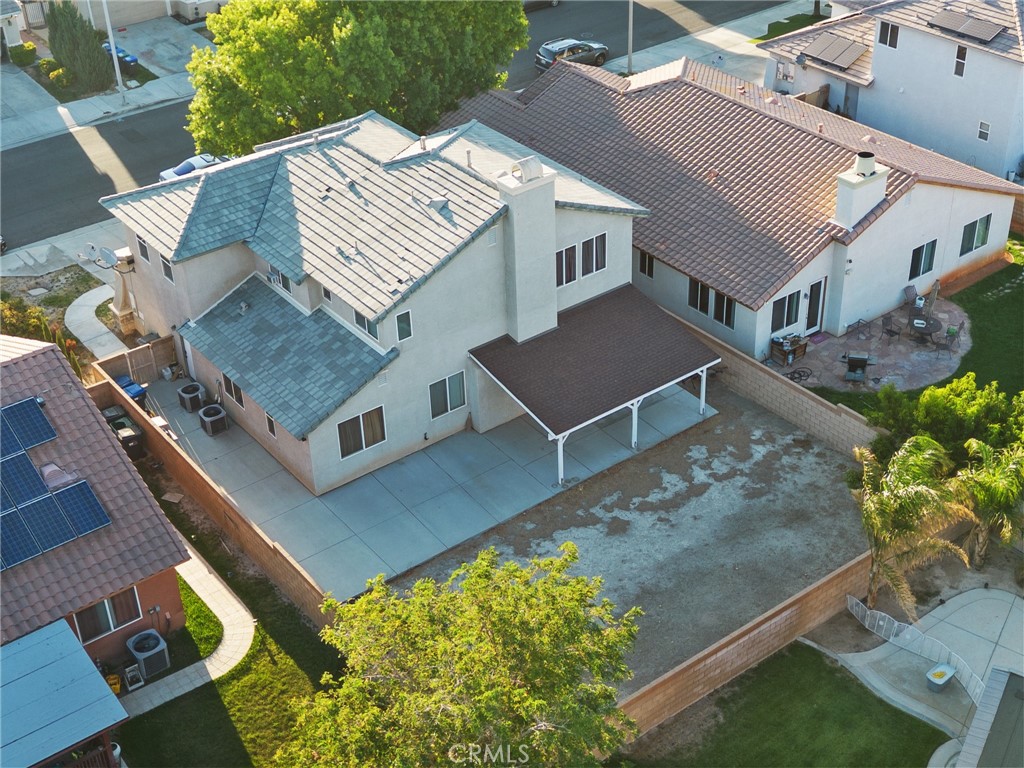 https://media.crmls.org/medias/8f889f8d-27f6-48fe-bd3f-299f60c9b2e0.jpg?preset=X-Large