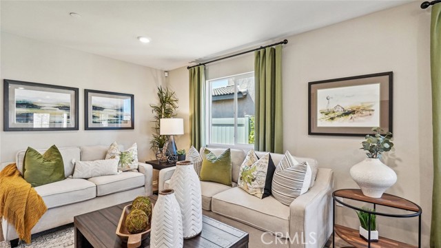 Detail Gallery Image 4 of 17 For 31095 London Plane Dr, Winchester,  CA 92596 - 3 Beds | 2 Baths