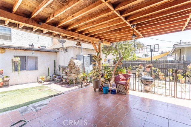 142 Vendome Street, Los Angeles, California 90026, 4 Bedrooms Bedrooms, ,2 BathroomsBathrooms,Single Family Residence,For Sale,Vendome,SR24139655