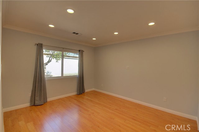 Detail Gallery Image 13 of 21 For 1367 E Windsor, Glendale,  CA 91205 - 3 Beds | 2/1 Baths