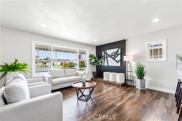 5472 Santa Gertrudes, Garden Grove CA: https://media.crmls.org/medias/8f8a699f-fc32-43d3-938d-63f767a6146c.jpg